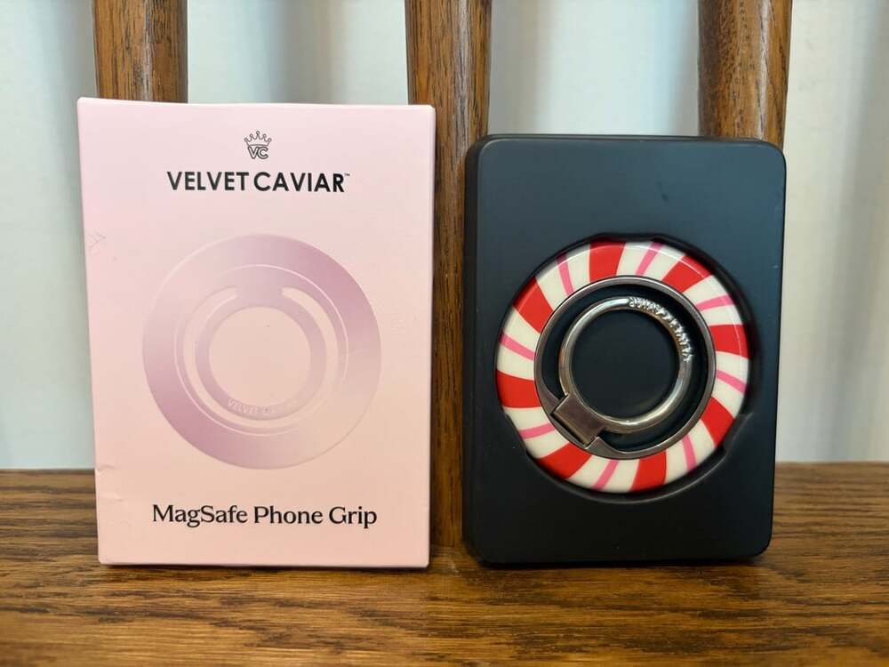 Velvet Caviar MagSafe Phone Grip Candy Cane Red White Pink